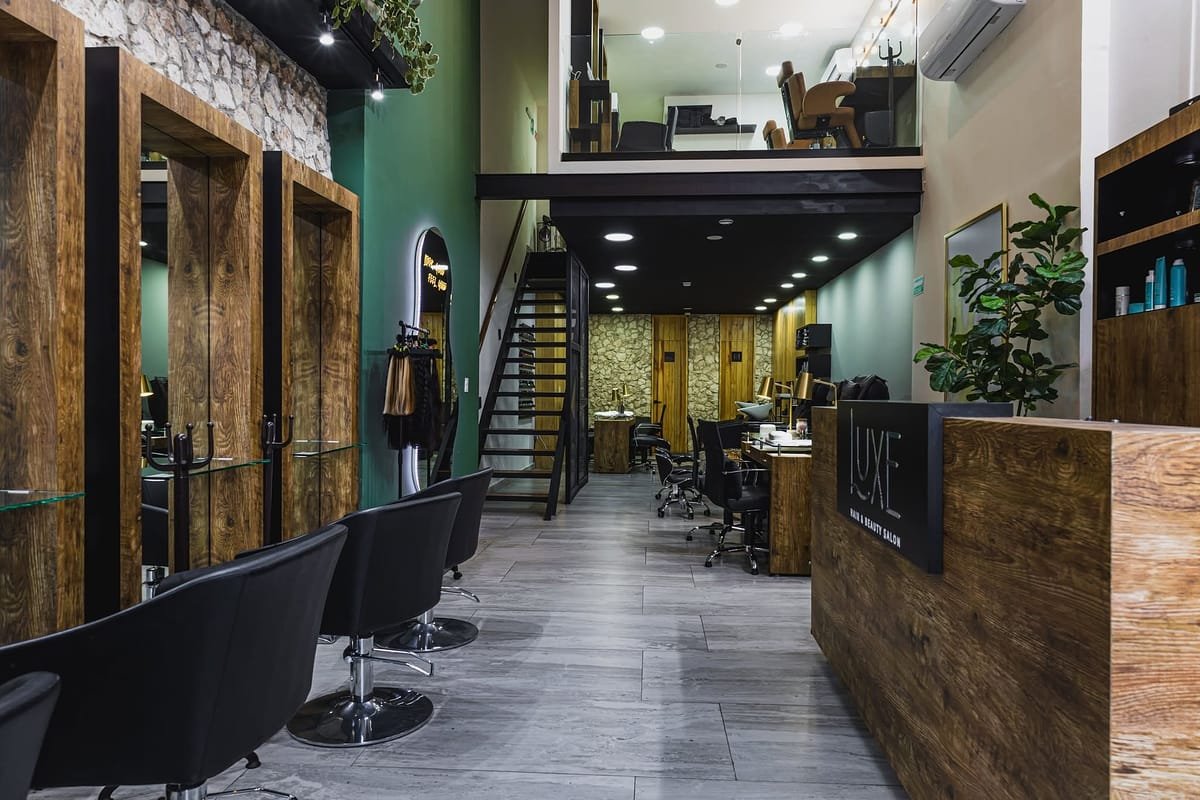 Recepción de Luxe Hair & Beauty Salon en el Centro de Cancún